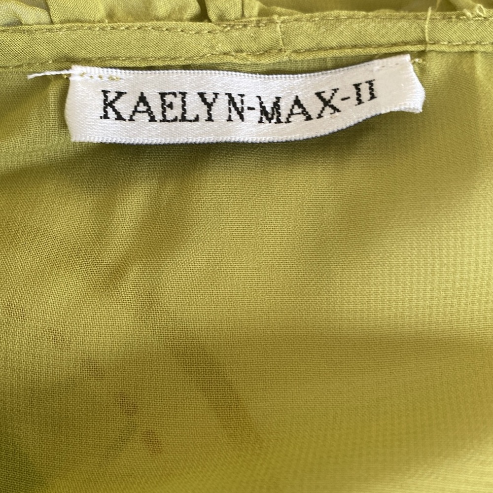 Kaelyn-max-II green button down top - Picture 5 of 7